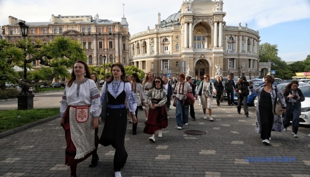 У середмісті Одеси до Дня вишиванки заспівали українських пісень
