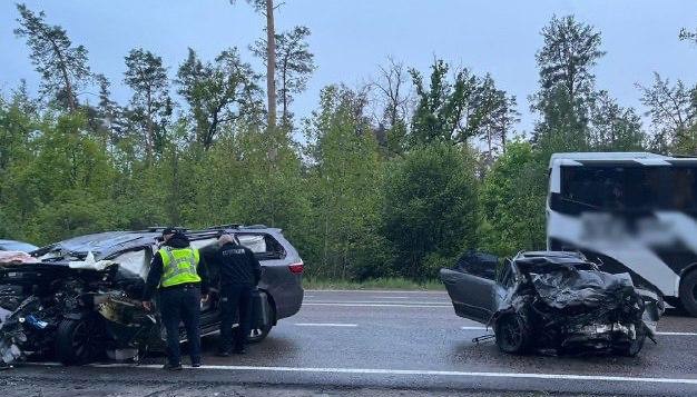 На Київщині зіткнулися Audi й Toyota - водії загинули, пасажирка у лікарні На Київщині зіткнулися Audi й Toyota - водії загинули, пасажирка у лікарні