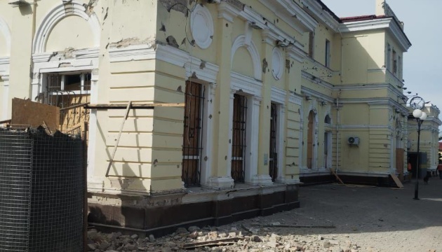 Injuries, damage reported as Russians shell Kherson