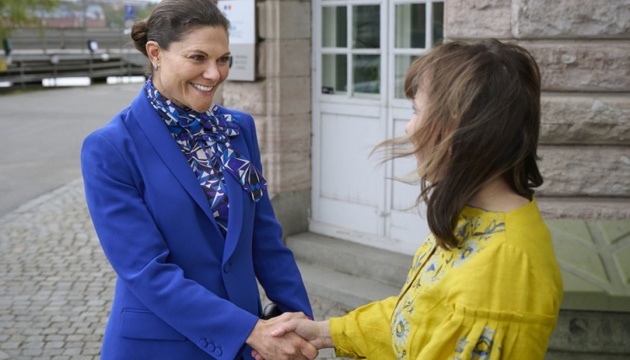 Культурна дипломатія: кронпринцеса Вікторія завітала до Українського інституту у Швеції Культурна дипломатія: кронпринцеса Вікторія завітала до Українського інституту у Швеції