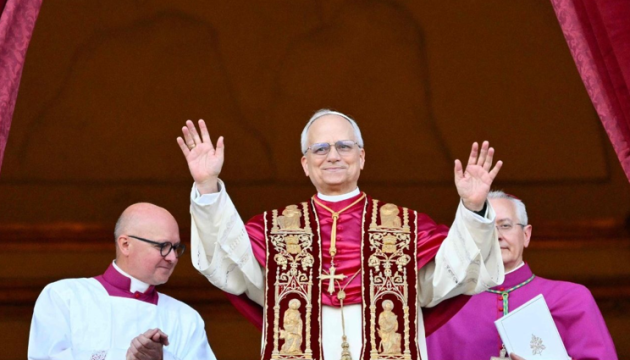 Russische Propaganda verbreitet Fake, dass Selenskyj vom neuen Papst „Geld verlangt“