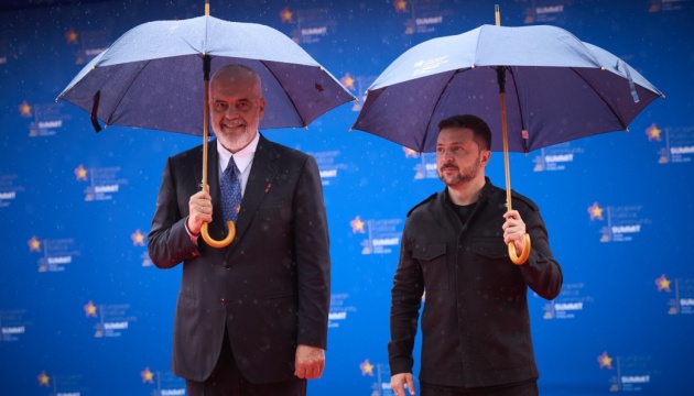 Зеленський прибув на саміт Європейської політичної спільноти у Тирані