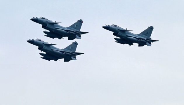 Китайський дебют: чи перевершили JF-17 та J-10C Rafale у небі над Кашміром? Китайський дебют: чи перевершили JF-17 та J-10C Rafale у небі над Кашміром?