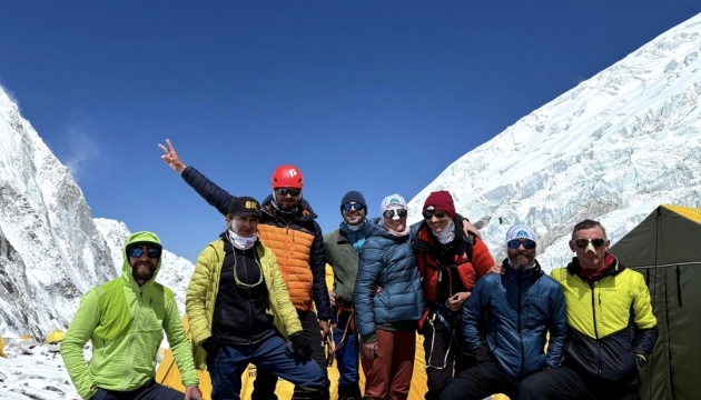 Ukrainian climbers complete largest group ascent of Mount Everest Ukrainian climbers complete largest group ascent of Mount Everest