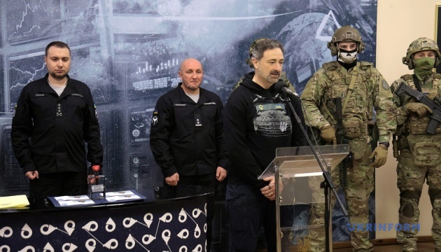 У Києві презентували колекційну поштову марку, присвячену спецпідрозділу ГУР «Артан» У Києві презентували колекційну поштову марку, присвячену спецпідрозділу ГУР «Артан»