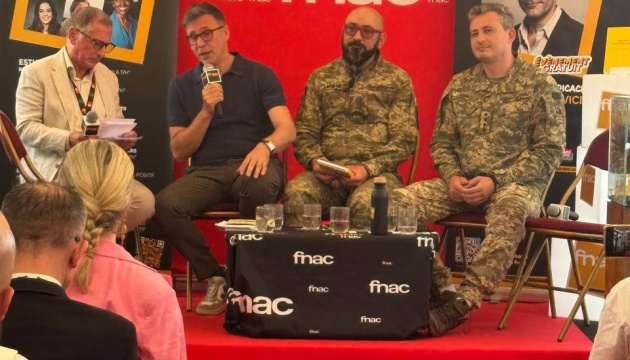 У Каннах презентували книгу «Записки з України» режисера фільму, що здобув п’ять «Оскарів»