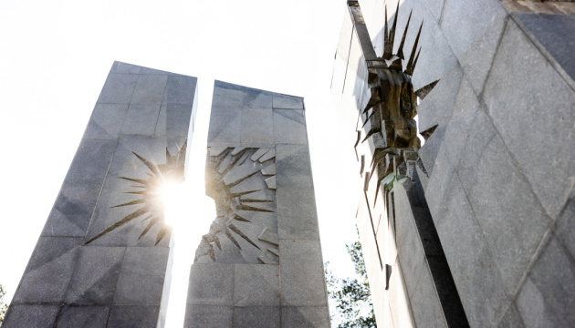 Президент з нагоди Дня пам'яті жертв політичних репресій: Не забуваємо, яке зло принесла Москва українцям