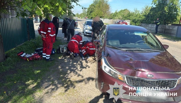 На Київщині внаслідок наїзду автомобіля загинула 10-річна дівчинка На Київщині внаслідок наїзду автомобіля загинула 10-річна дівчинка
