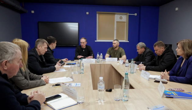 У Конотопському районі на Сумщині ремонтують важливі для евакуації дороги