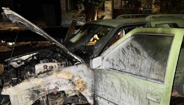 У Харкові за підозрою у підпалі автівок військових затримали 16-річну школярку