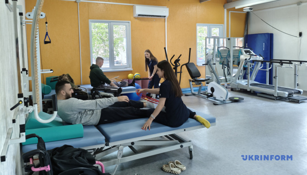У тернопільській лікарні відкрили сучасне реабілітаційне відділення У тернопільській лікарні відкрили сучасне реабілітаційне відділення