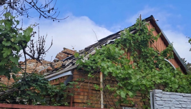Війська РФ атакували Нікопольський район дронами та артилерією, пошкоджені будинки