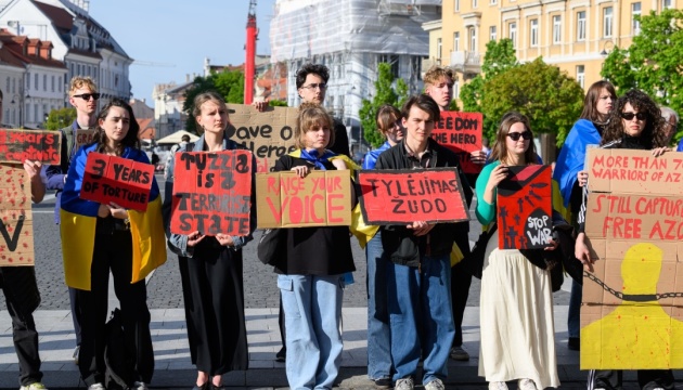 У Вільнюсі відбулася акція на підтримку полонених захисників «Азовсталі»