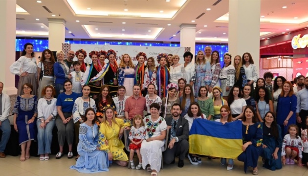 Українська громада ОАЕ масштабно відзначила День вишиванки в Абу-Дабі