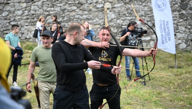 В Ужгородському замку ветерани навчатимуть стріляти з лука