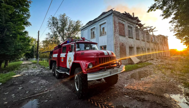 Enemy drone and glide bomb attack causes damage in Kharkiv region, injuring one Enemy drone and glide bomb attack causes damage in Kharkiv region, injuring one