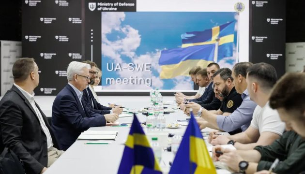 Україна та Швеція обговорили модернізацію парку радянських літаків