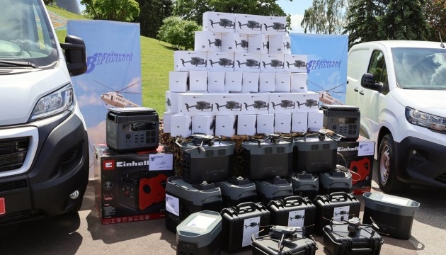 До Дня Героїв авіакомпанія «Українські вертольоти» передала масштабну допомогу військовим