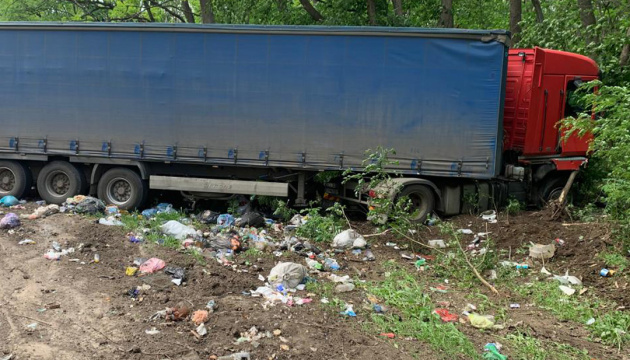 На Харківщині сталася ДТП - загинули жінка і трирічна дитина, винуватець покінчив життя самогубством