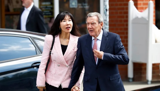 Німецький банк заблокував рахунок Шредера, на який він отримав гроші з Росії - Bild