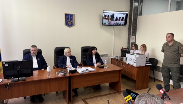 Суд переніс на 30 червня дебати у справі Порошенка щодо заборони виїзду за кордон Суд переніс на 30 червня дебати у справі Порошенка щодо заборони виїзду за кордон