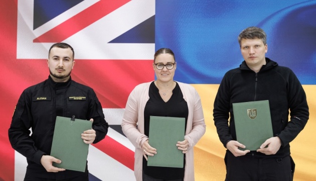 Le Royaume-Uni va utiliser les bénéfices excédentaires des avoirs russes bloqués à la réparation d'armes et d'équipements pour l'Ukraine