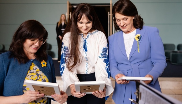 Перша леді Литви завітала на захід до Дня вишиванки у місті Алітус