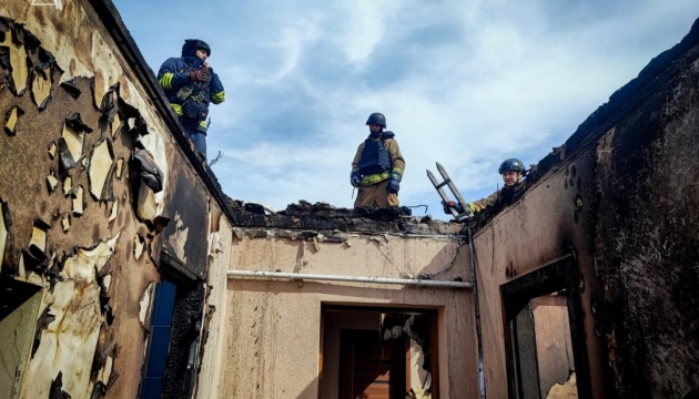 Russians launch repeat strikes on fire-damaged home in Sumy region 