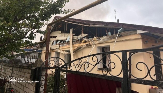 Удар по Світловодську на Кіровоградщині: двоє людей у лікарні, 1400 абонентів - без світла