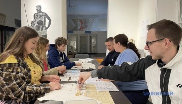 Кошти на відновлення: в Одеському археологічному музеї провели благодійний вечір античних ігор