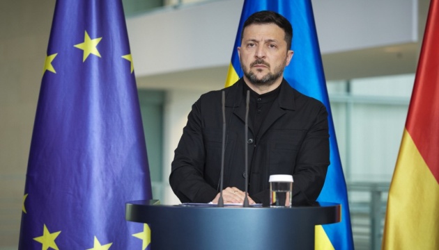 В ОП спростували, що Зеленський перервав візит до Німеччини через наступ росіян