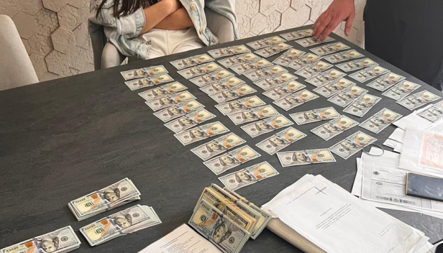 Чиновник Міграційної служби на Одещині «забув» задекларувати майна на 83 мільйони