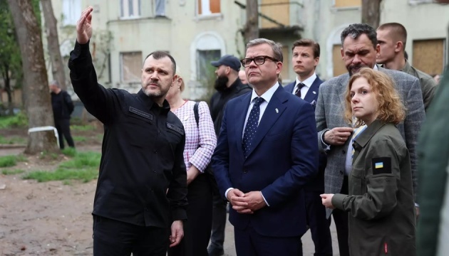 Finnischer Premierminister besucht Ort des russischen Raketenangriffs auf Kyjiw am 24. April Finnischer Premierminister besucht Ort des russischen Raketenangriffs auf Kyjiw am 24. April