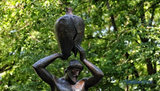 В Одесі відкрили скульптуру «Час» Михайла Реви