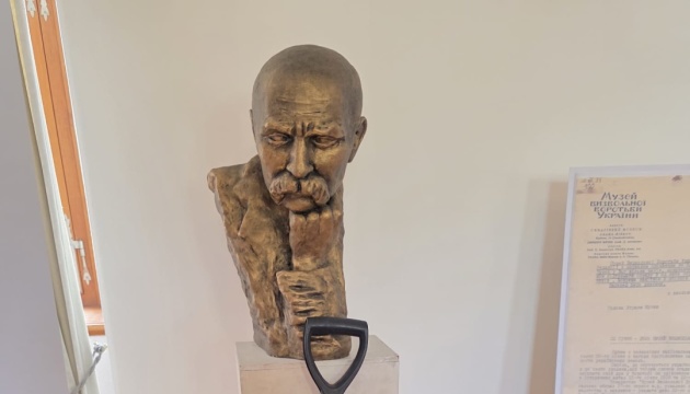 У Празі до сторіччя українського музею відкрили виставку в Сенаті