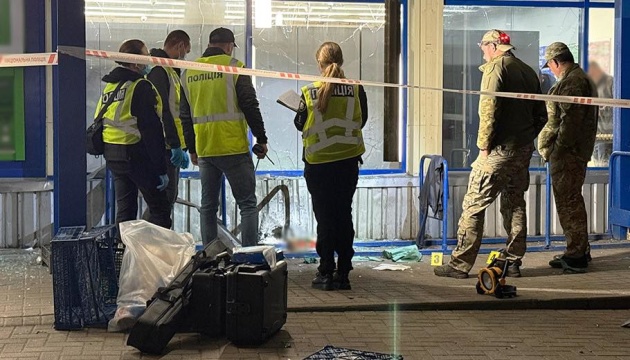 У Житомирі чоловік підірвав гранату біля супермаркету, шестеро травмованих