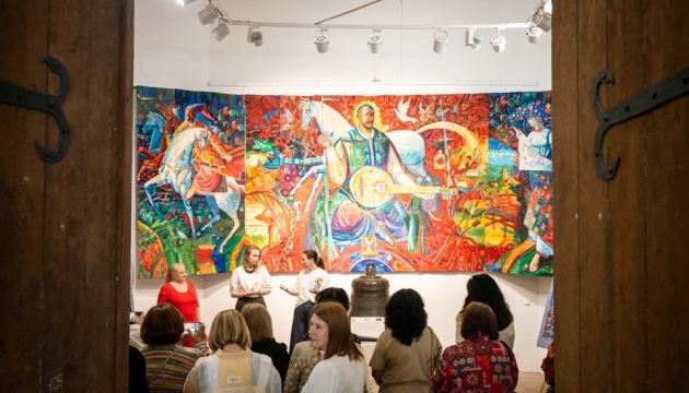 У Києво-Печерській лаврі представили образ козака Мамая, який створили у техніці печворк 46 майстринь