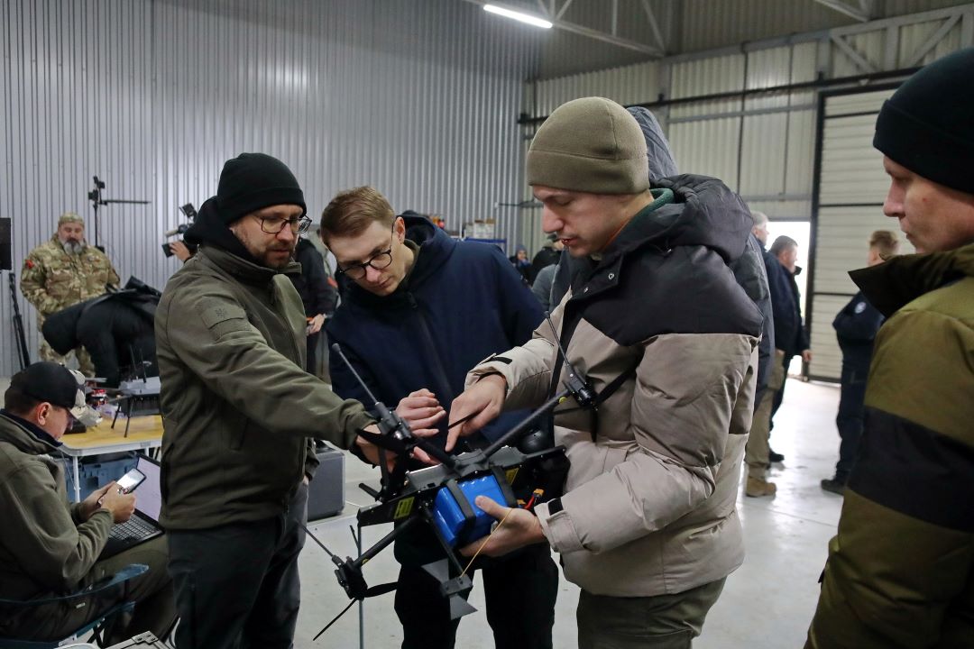 Презентація моделей, аналогічних Mavic, у листопаді 2024 року. Фото  Укрінформ