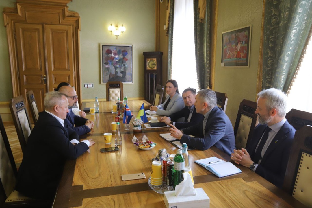 https://static.ukrinform.com/photos/2025_06/1749480189-210.jpeg