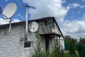 Guerre en Ukraine : Un civil tué et sept autres blessés dans des bombardements russes sur la région de Donetsk 