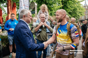 Veterans set off from The Hague to Ukrainian border to raise money for Ukraine’s Army