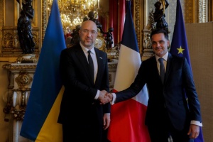 Shmyhal discusses investment prospects with French business representatives in Paris