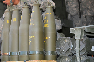 Пентагон хоче оштрафувати компанії, які затримують постачання боєприпасів Україні - Bloomberg