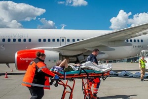 Єврокомісія допомогла перевезти 5 тисяч українців для термінового лікування у ЄС