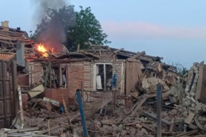 Russians drop five glide bombs on Derhachi in Kharkiv region, killing one civilian