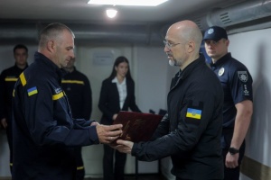 Шмигаль вручив на Дніпропетровщині нагороди та відзнаки рятувальникам 