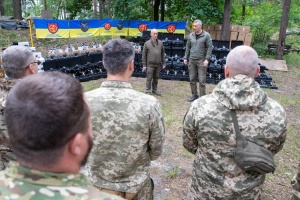 Громада Києва передала на фронт ще 2400 безпілотників