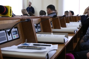 У Чернівцях не відбулася позачергова сесія облради - зареєструвався лише 21 депутат