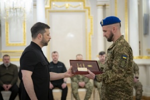 Президент нагородив військових і передав ордени сім'ям загиблих Героїв України