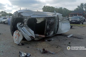 У Полтаві автомобіль в'їхав у парковку, постраждали п’ятеро людей